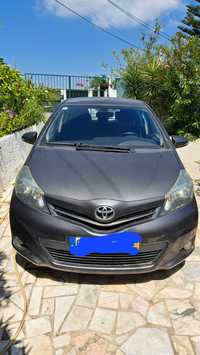 Vende-se Toyota Yaris