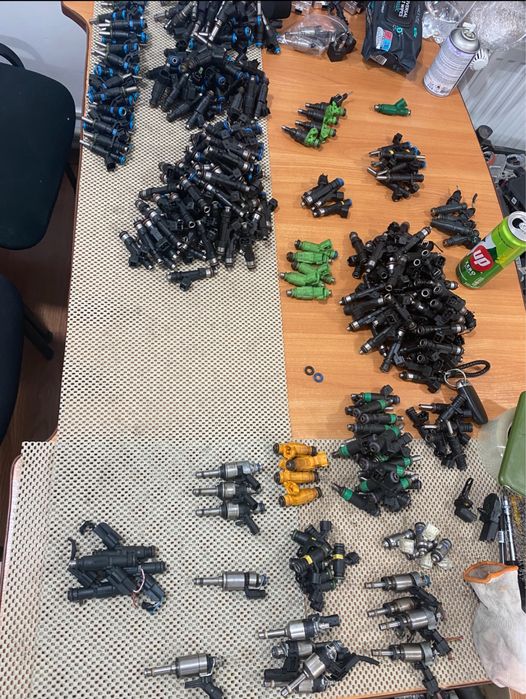 Форсунки паливні топливні форсунки V75916238 форсунка вприска палива