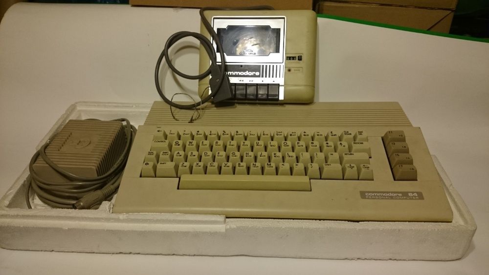 Komputer COMMODORE 64