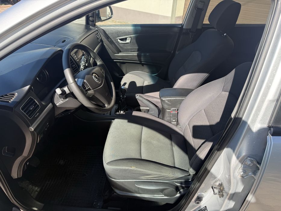 Ssank Yong Korando. 2.0 Дизель. 2011 год