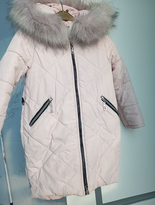 Продам пуховик для дівчинки 4-5 років теплий зимовий зріст 110