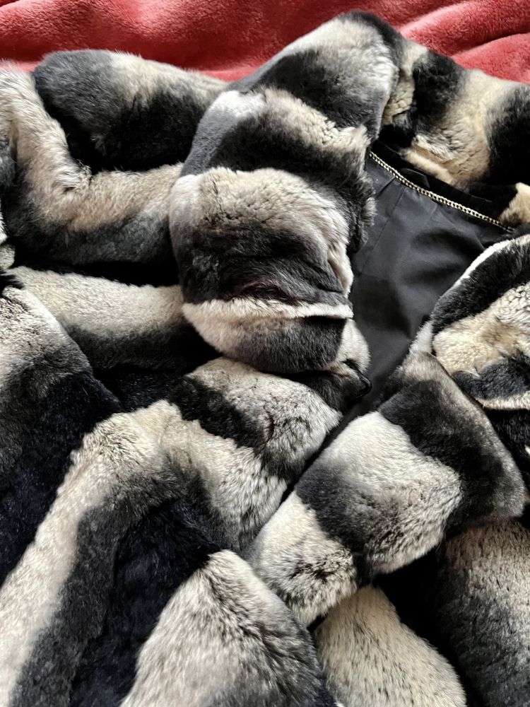 Продам шубу з шиншили, укорочена, стан 4/5