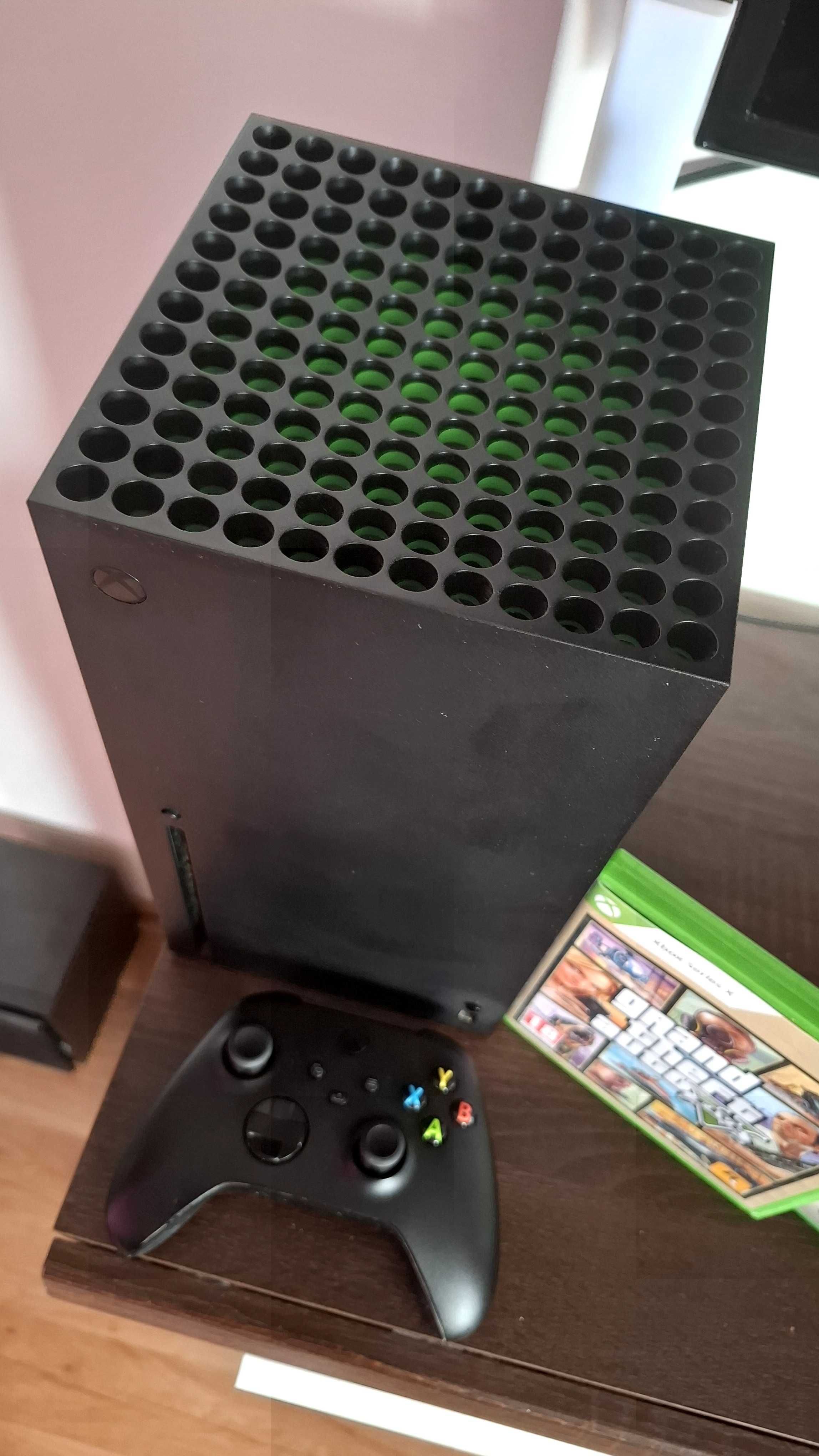 Sprzedam konsole xbox series x 2 pady 2 gry