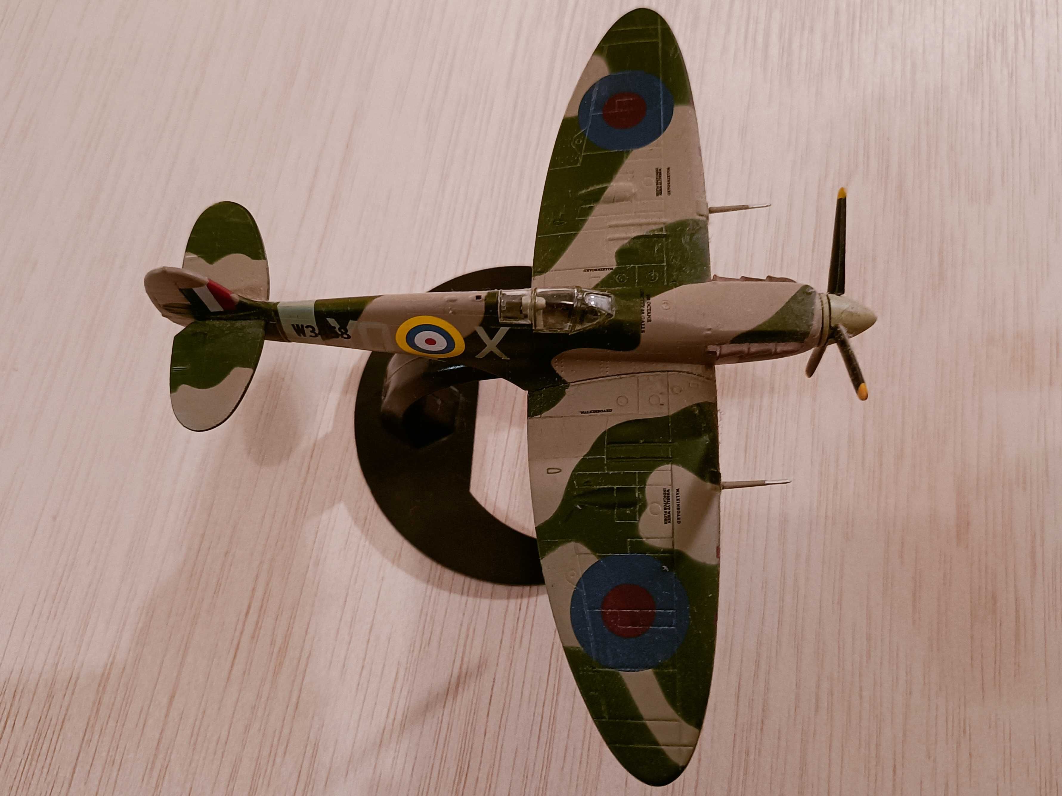 Miniatura avião Spitfire