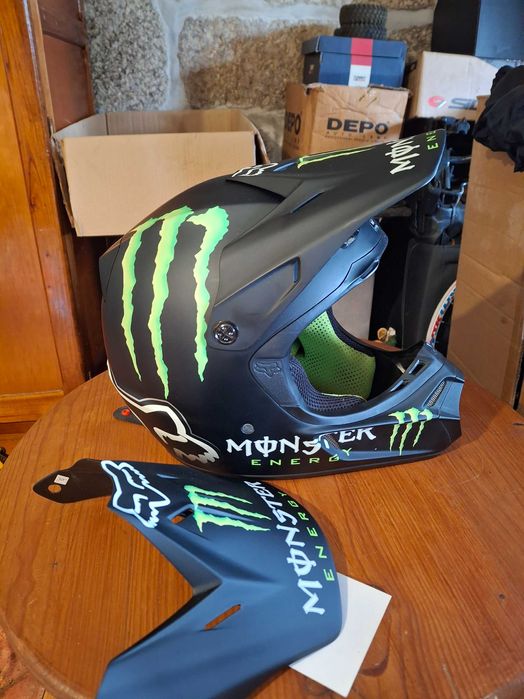 Capacete Fox Monster v3 RC novo