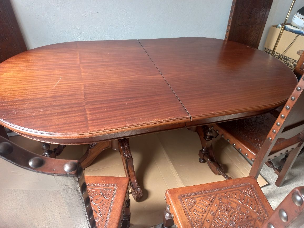 6 cadeiras e mesa bom