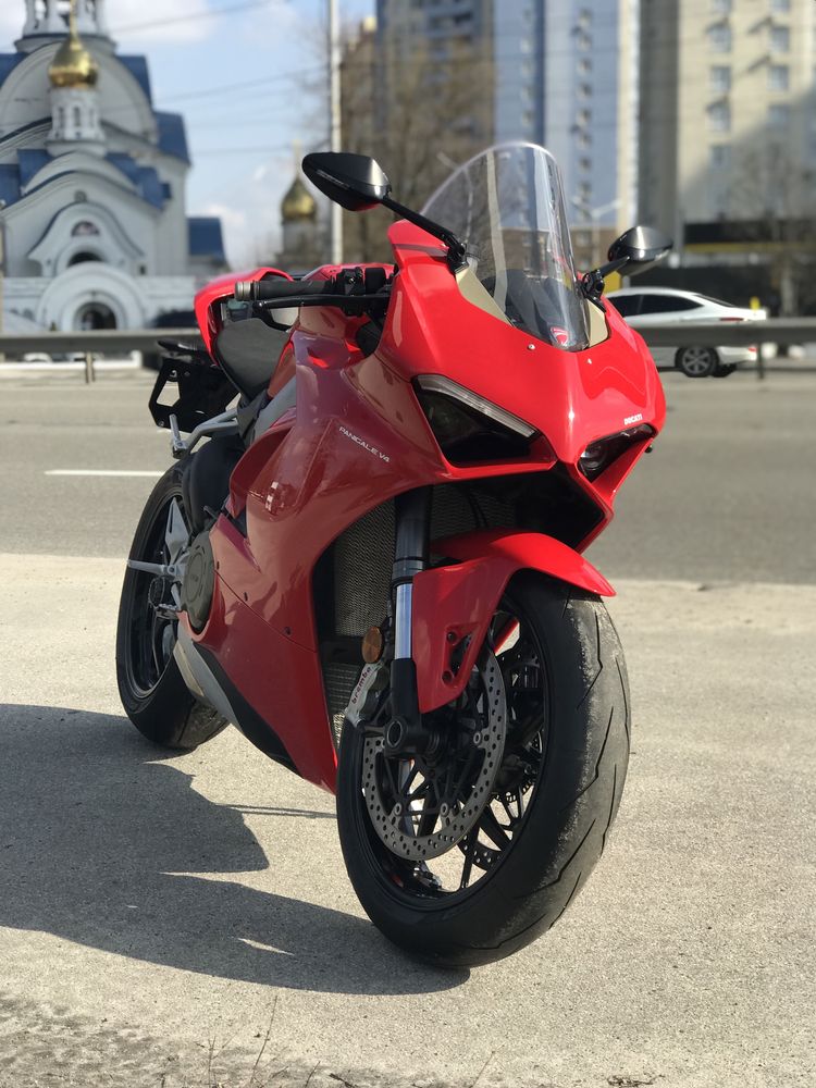 Мотоцикл Ducati Panigale V4