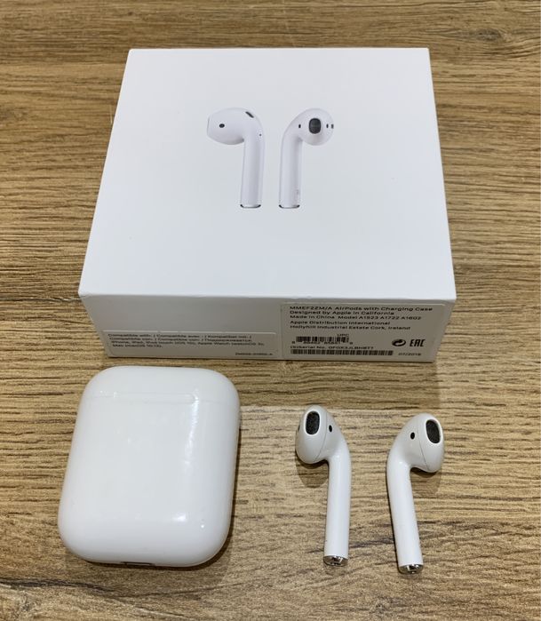 Продам наушники Apple Airpods 1 original 2шт.