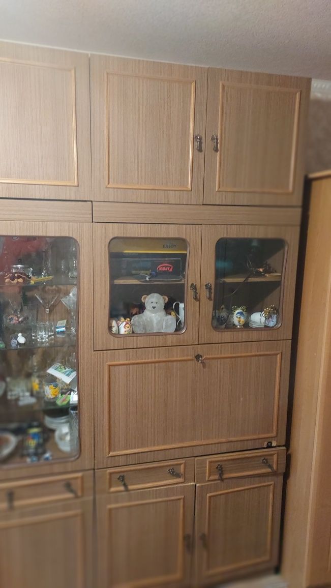 Стінка меблева в гарному стані