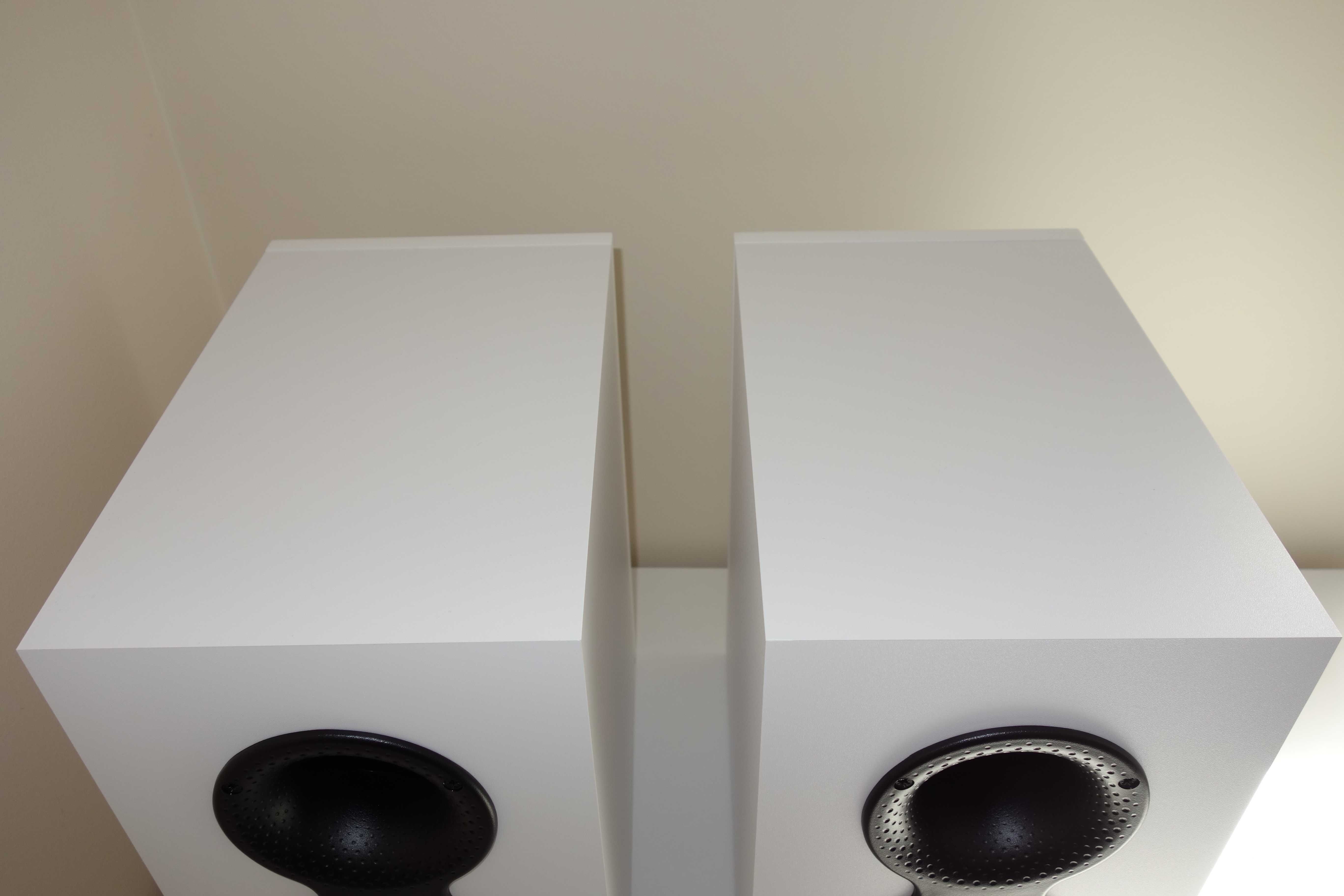 Kolumny Bowers&Wilkins 606 białe, idealny stan.