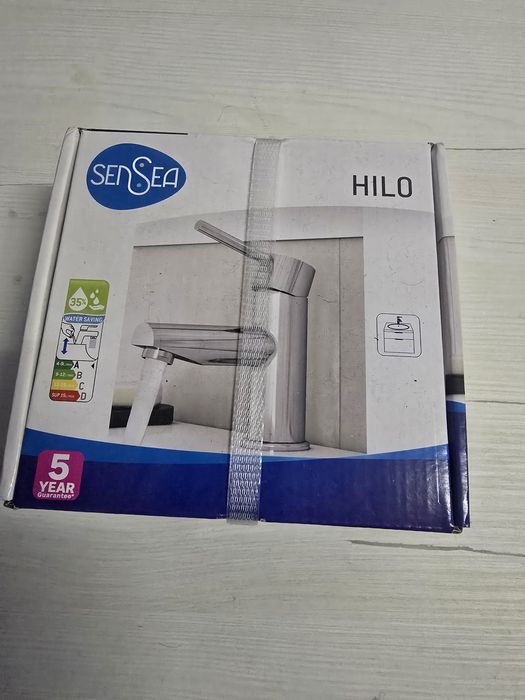 Torneira de casa de banho ainda na caixa