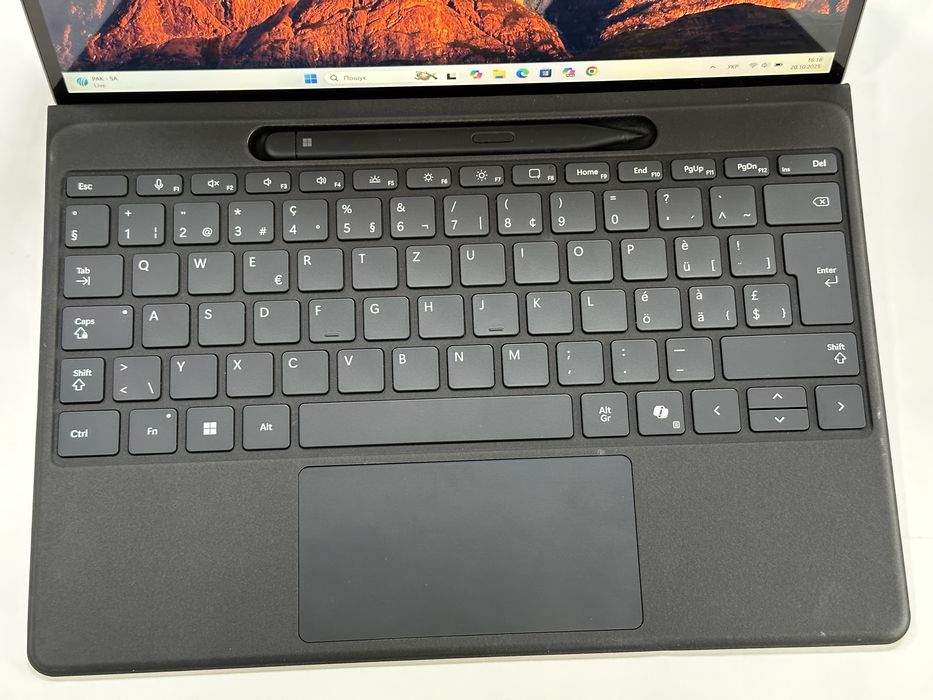 Surface Pro X Signature клавіатура зі стілусом