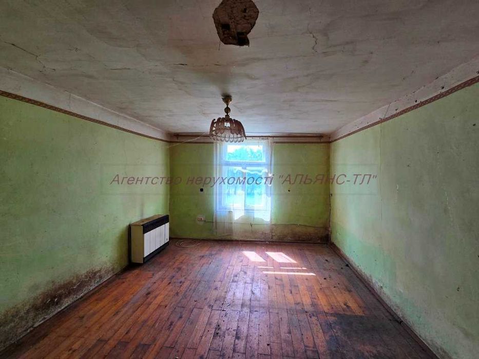 Будинок під реконструкцію  в с.Середнє над озером