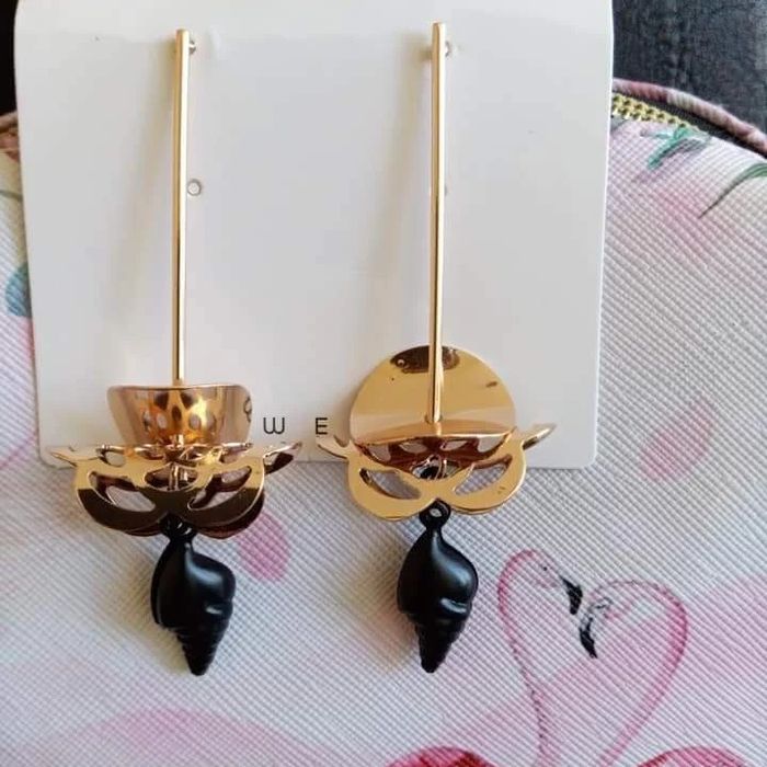 Brincos novos. Super leves. Bijuteria. Ideias para qualquer ocasião...