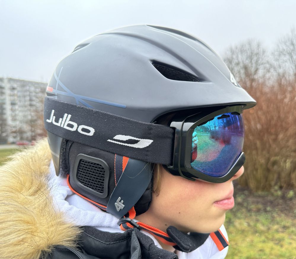 Kask narciarski 4F (M 57-58) + gogle