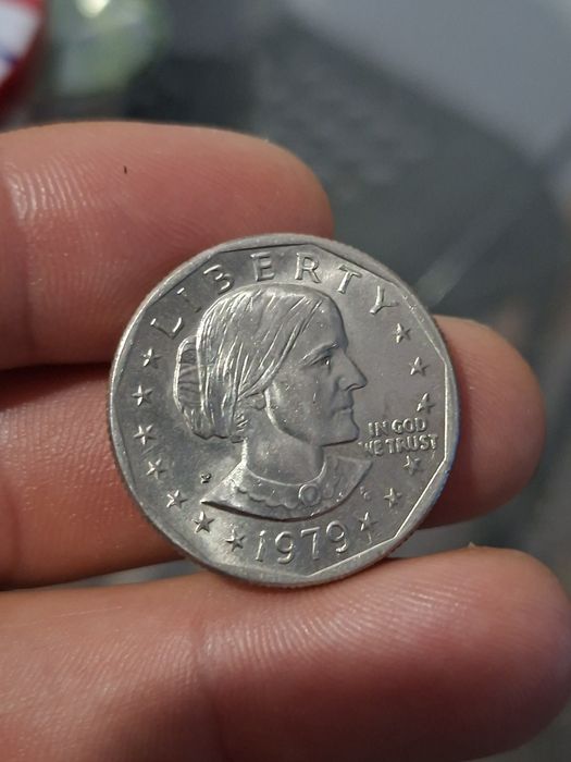 Moeda 1 dollar Susan B Anthony (P) data longe do aro