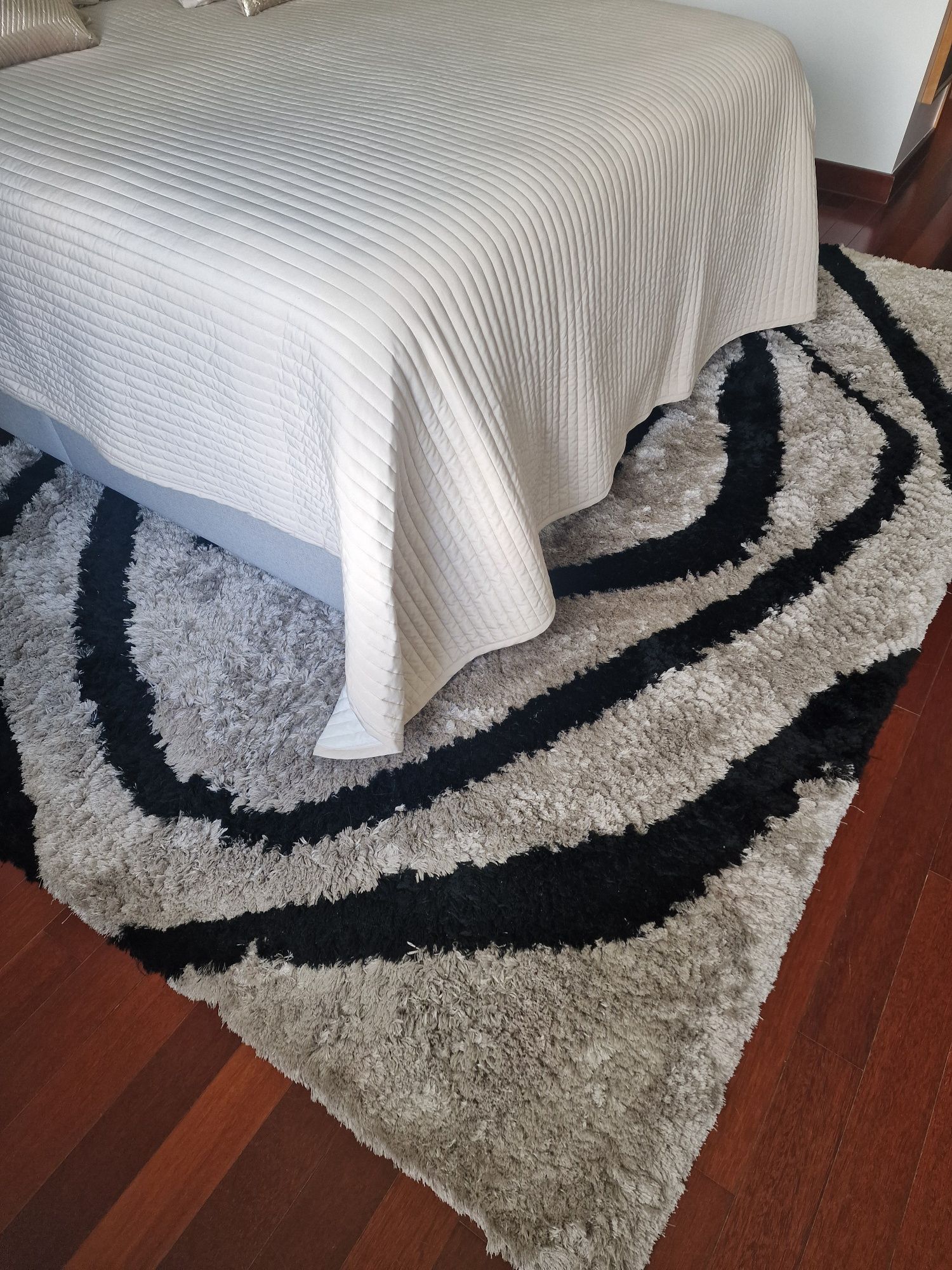 Carpete com fios de seda  200×300