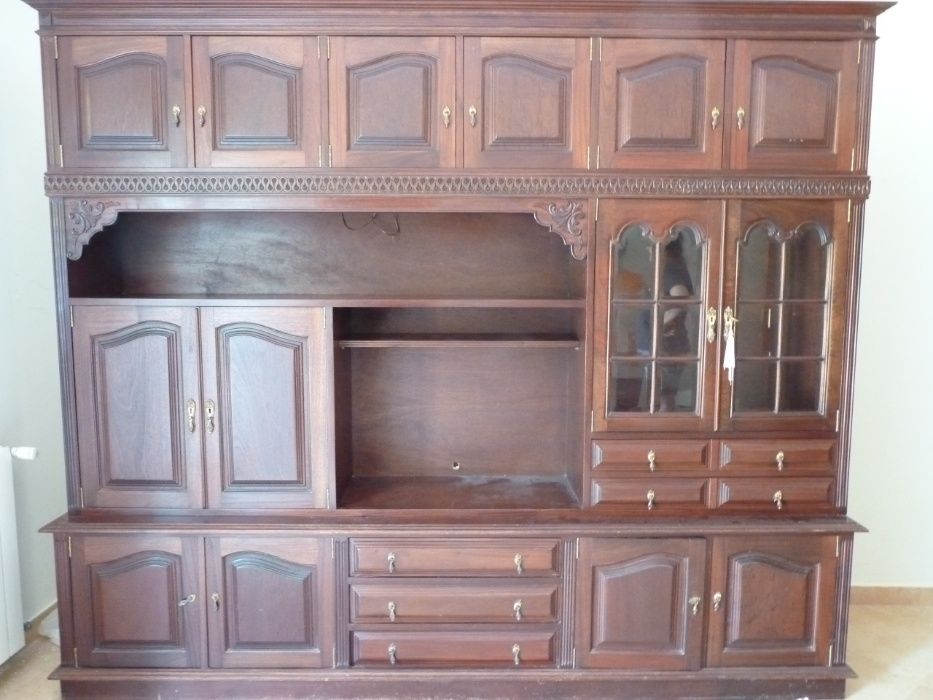 Móvel de Sala em madeira maciça