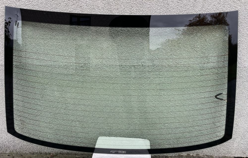 Honda Civic VIII 8 sedan / szyba tylna tył / ORG. / Montaż