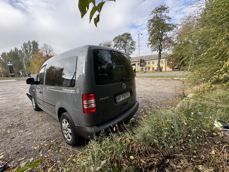 Volkswagen Caddy 2011 1.6 tdi Після ДТП!