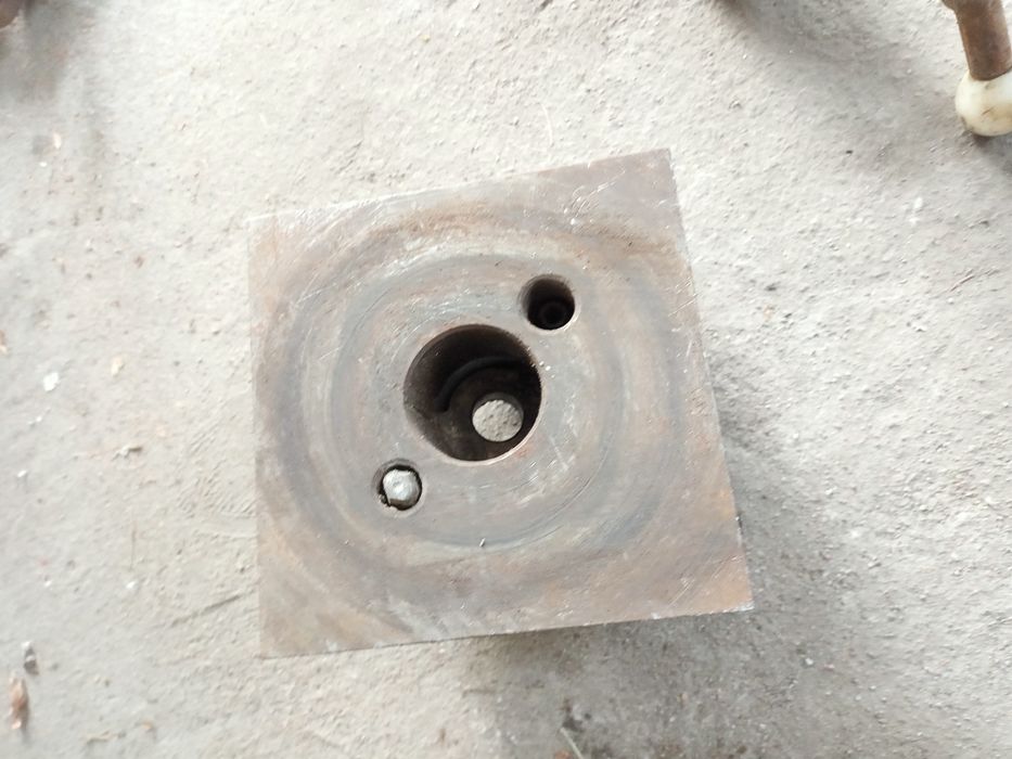 Imak nożowy tokarni