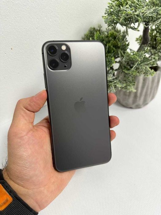 iPhone 11 Pro Max. W bardzo dobrym stanie.