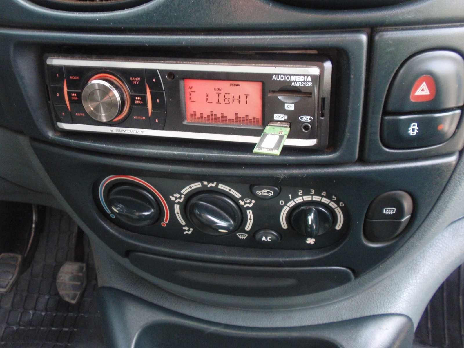 RENAULT MEGANE SCENIC 1.9 TD opłaty do 06.2026r. sprawny , HAK, radio