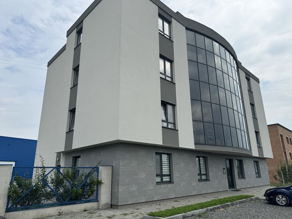 Здається в оренду комерційне приміщення 2,4 поверх з 4