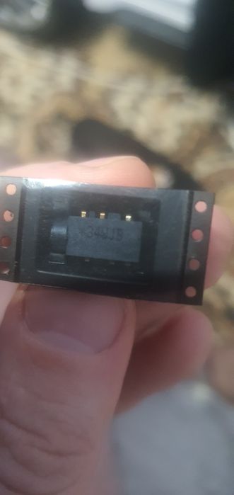 продам раз'єми 2.5 и 3.5 мм для Asus n550