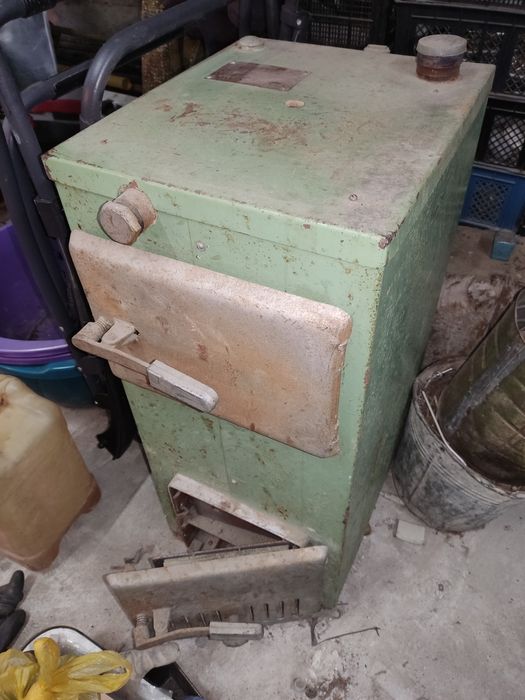 Котел твердо паливний