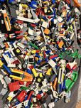 Około 5 kg klockow lego mix