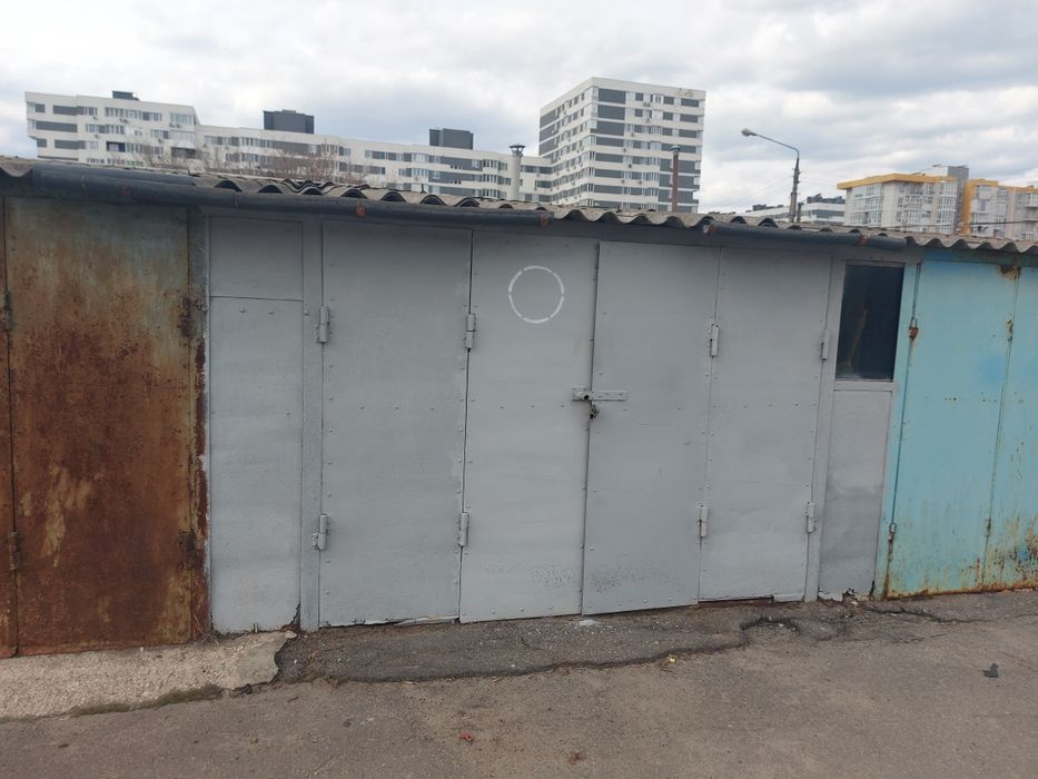 Продам гараж возле метро Дворец Спорта