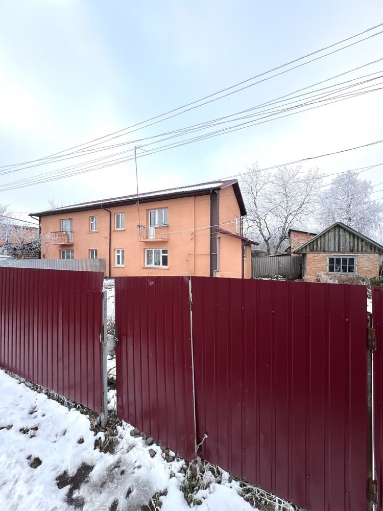 Продається квартира в селищі Мирне
