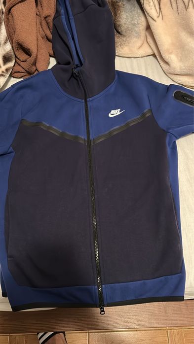 Casaco azul nike tech
