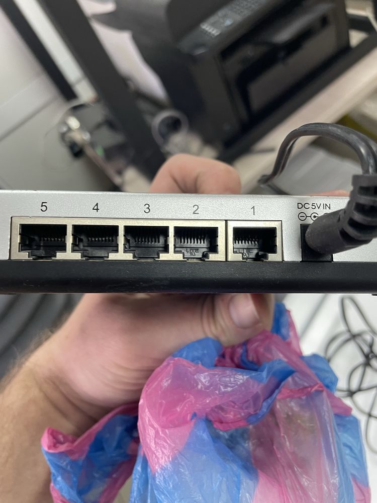 Switch Eusso на 5 портів. З блоком живлення