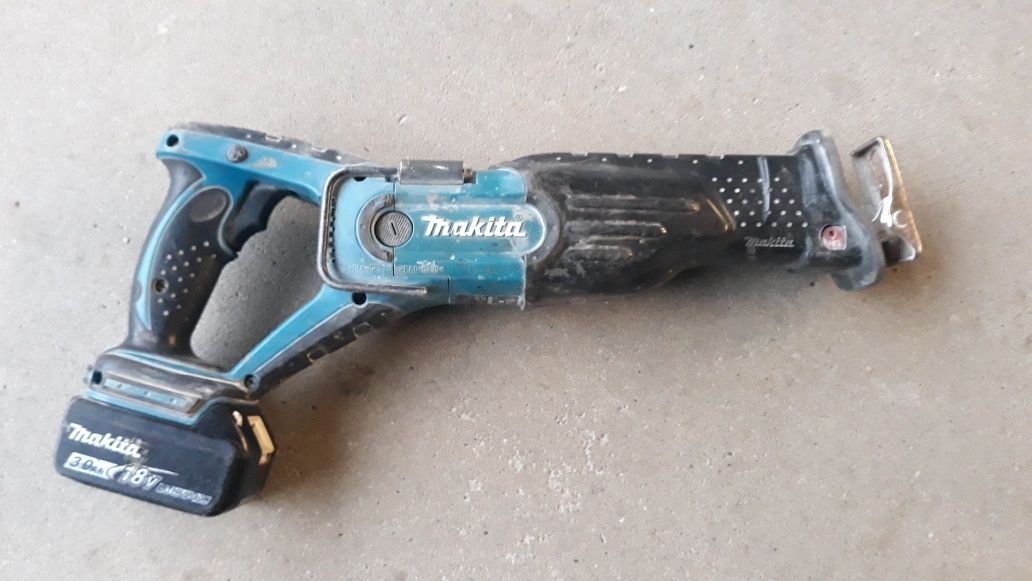 Piła szablasta Makita DJR 181 + aku 18V li-ion