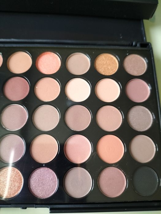 Cienie do powiek paleta nowe Popfeel 40 kolorów