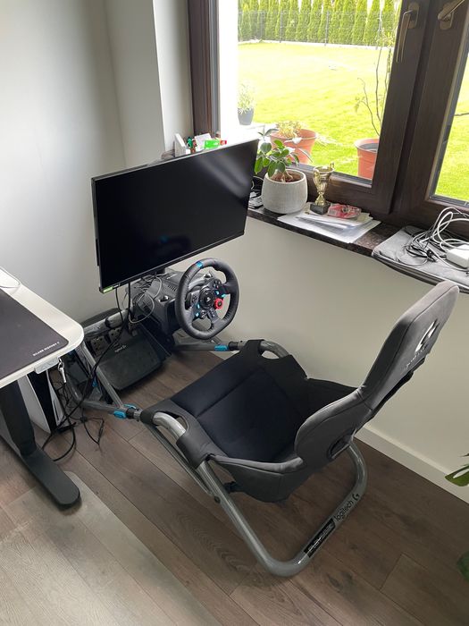 Zestaw do SIM racingu – Playseat Trophy + Logitech G29 + Monitor 27