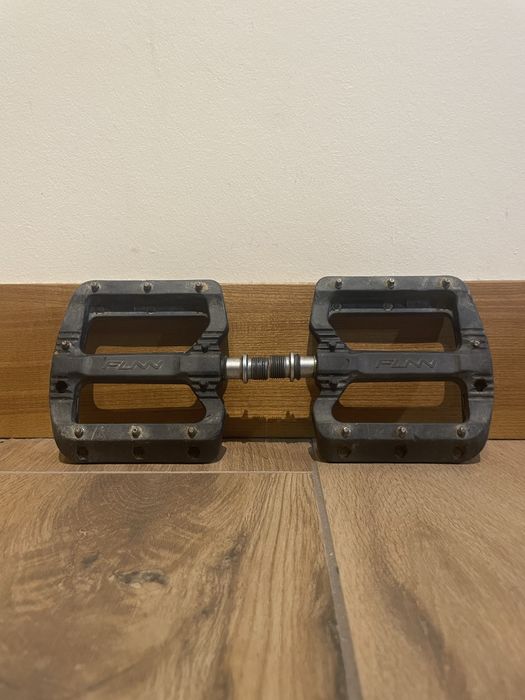 Pedały Funn Magic plastikowe metalowe piny maszynowe