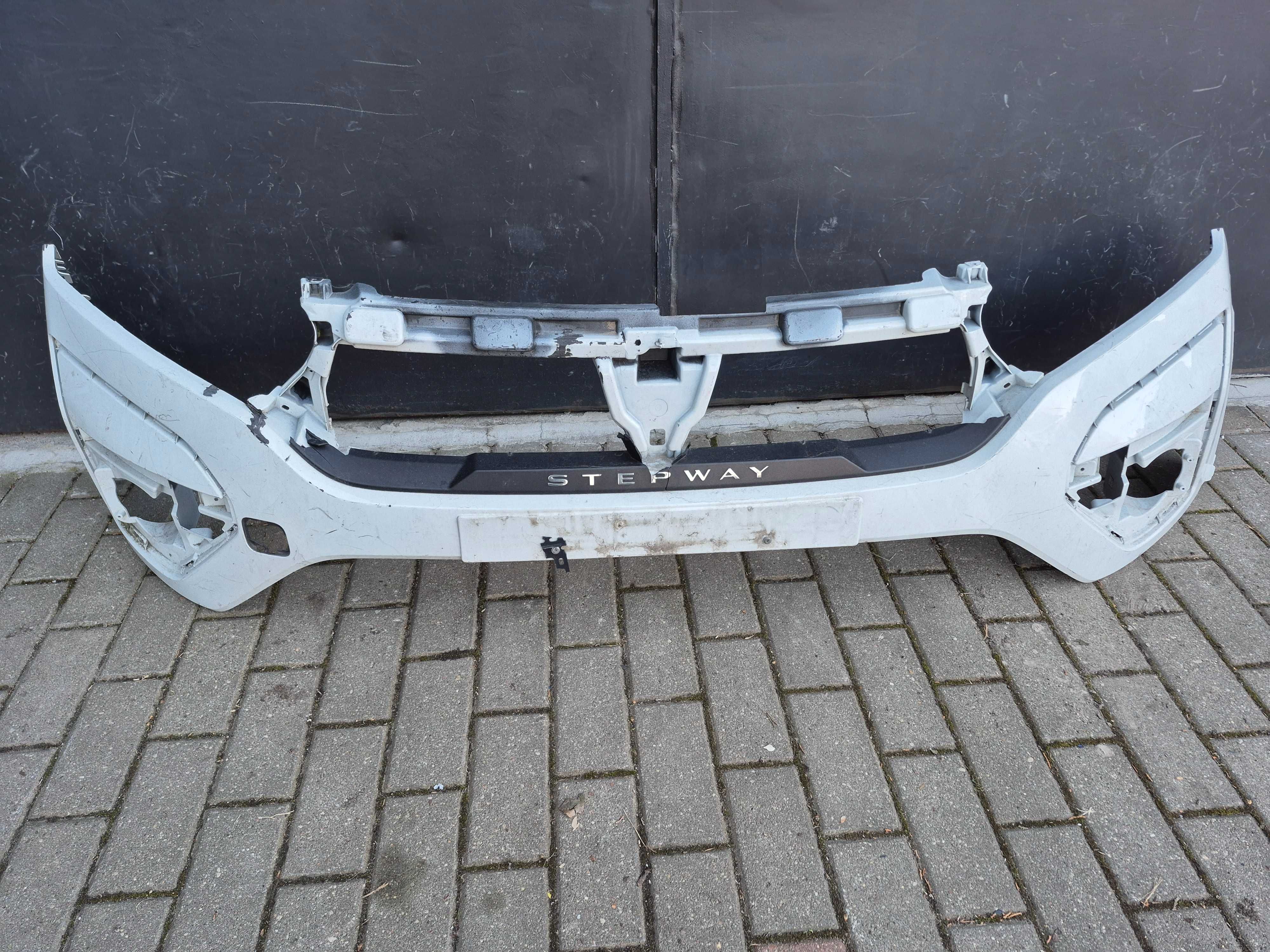 Dacia Sandero III Stepway 20- Zderzak przód przedni oryginalny