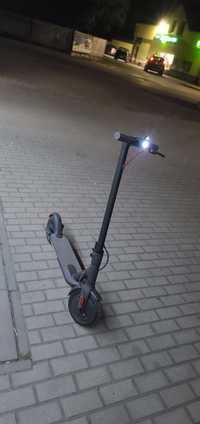 Hulajnoga elektryczna Xiaomi Mi scooter M365