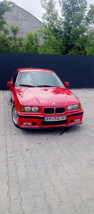 Продам BMW 3 в бойовому стані
