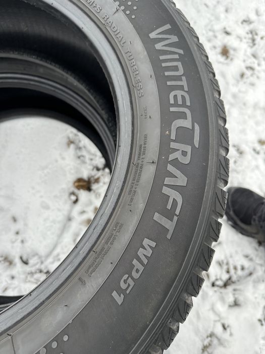 225/60/17 Kumho Winter Craft Wp51