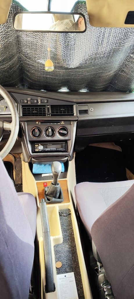 Mercedes- Benz 190d