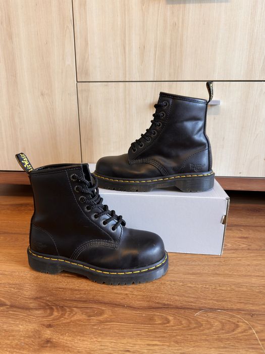 buty klasyczne wysokie glany Dr Martens 12231