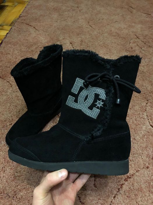 Очень крутые женские замшевые сапоги угги DC Shoe Gondola MID USA