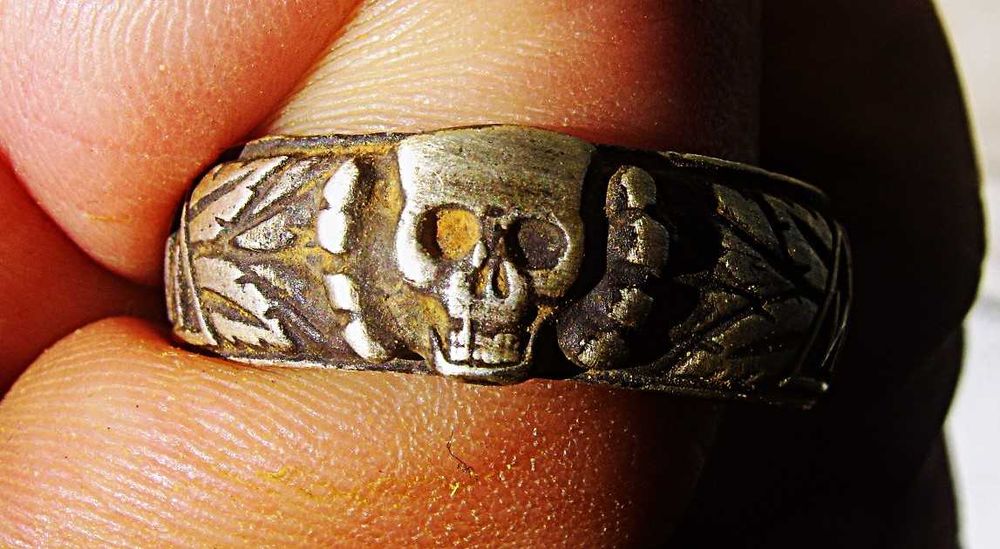 Oryginał Srebrny Sygnet Oficera Waffen SS H.Himmler ? Czaszka z Helu