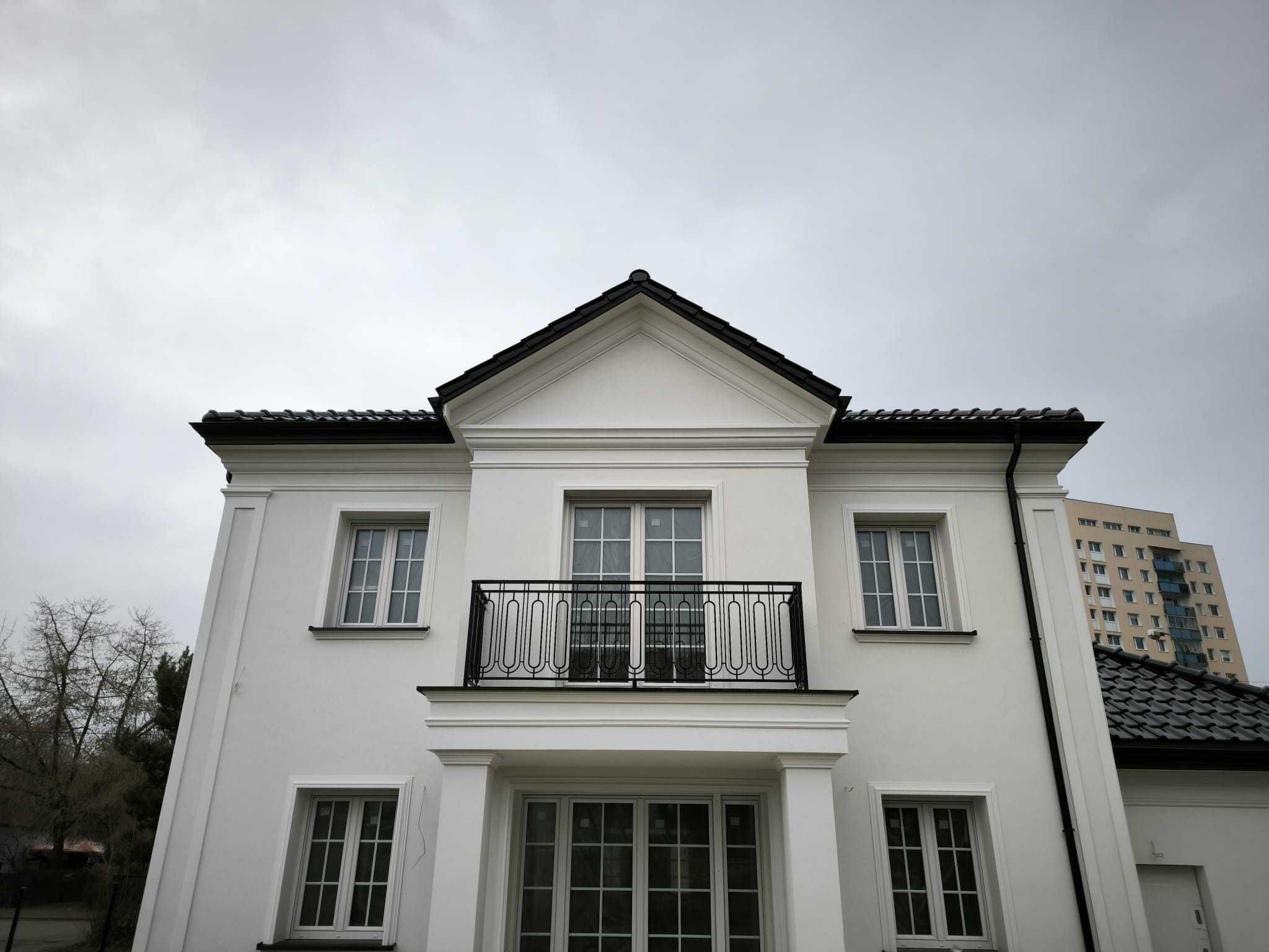 Balustrady wewnętrzne, zewnętrzne, schodki, barierki,  poręcze montaż