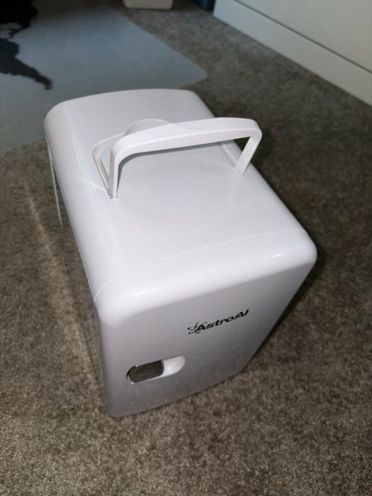 Міні-холодильник AstroAI портативний 4л 220В/12В охолодження обігрів