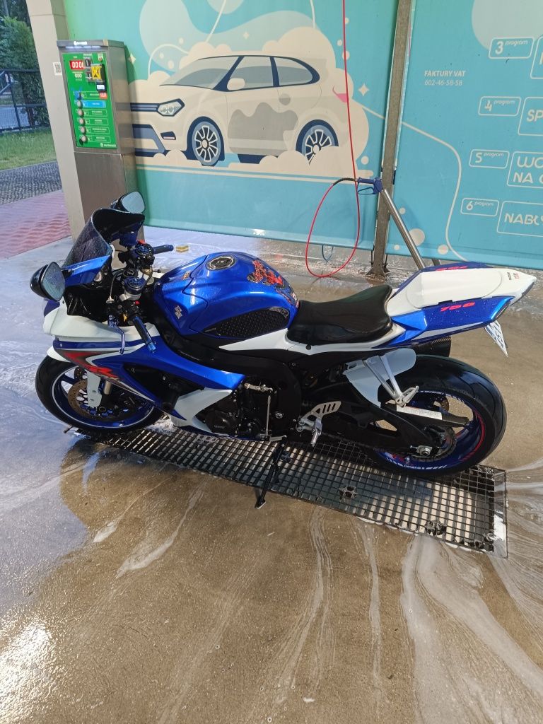Suzuki GSX-R 750 L0. 2010